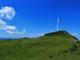 DeepSeek分析！6 - 7月月薪3K可冲的8个穷游避暑胜地