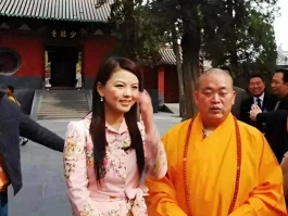 释永信风波升级！李湘旧照牵连女儿，究竟发生了何事？