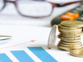 创业板50ETF（159949）涨幅超2%，盘中成交量突破2.4亿元，吸引资金关注。