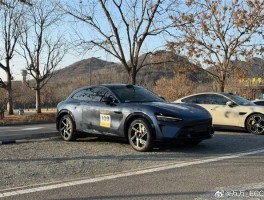 小米YU7实车曝光！姿态流畅，竟比宣传图还好看？