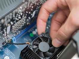 显卡风扇转但显示器不亮？探究故障根源，揭秘可能原因与解决方法