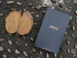 出门必备！iWalk魔蝎充电宝，无需数据线超方便