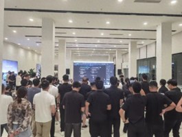 记者亲测小米门店营销狂热，多地惊现YU7转手订单