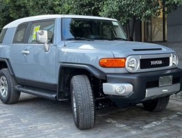 平行进口25款丰田FJ酷路泽4.0L：最后一批现车40多万，配置详解