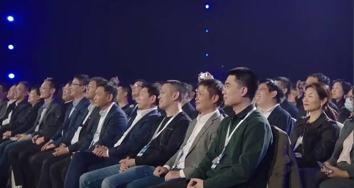 小米汽车发布会李想李斌何小鹏_小米SU7上市发布_小米su7