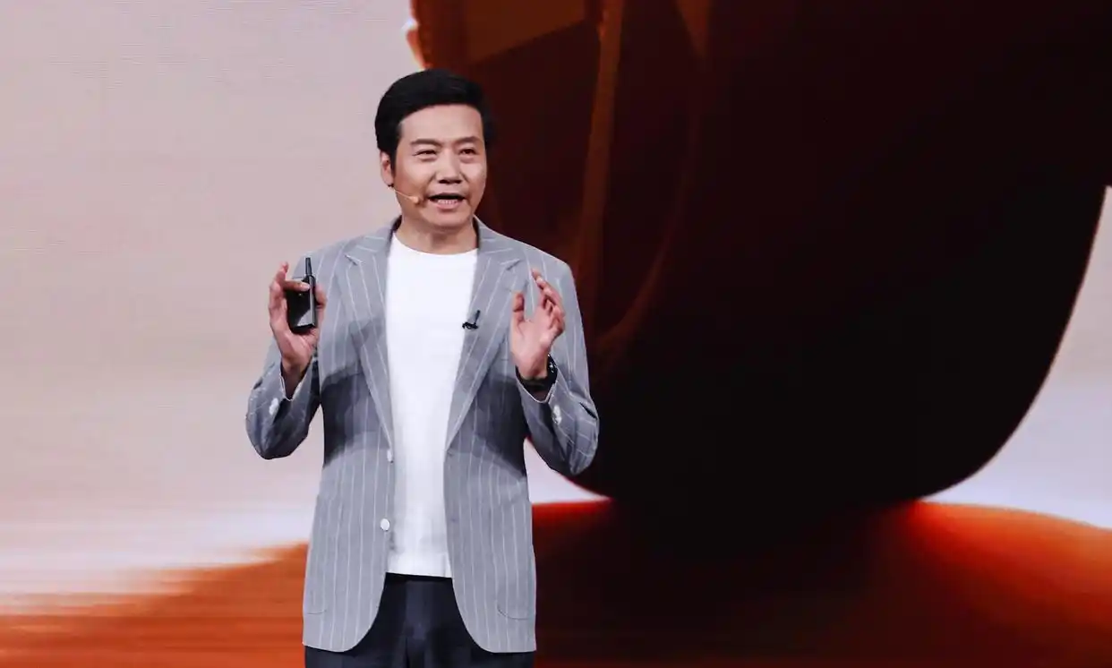 小米YU7抢购热潮_小米汽车情绪价值营销_小米YU7爆单背后