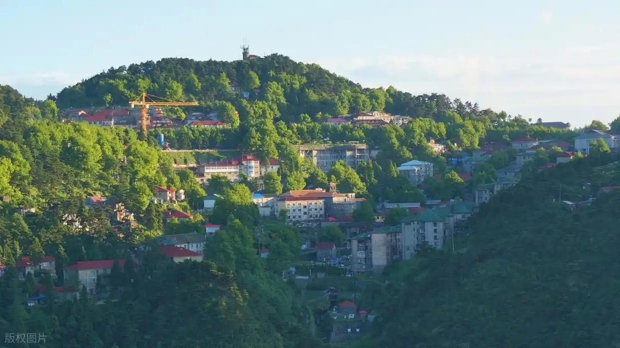 避暑胜地推荐_7-8月份避暑最佳地方_夏季避暑旅居地