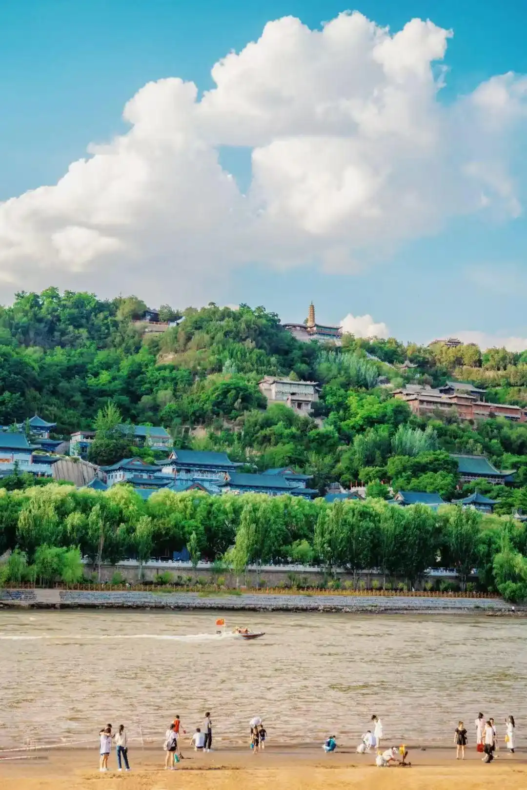 7-8月份避暑最佳地方_中国7-8月避暑胜地排名_避暑胜地夏季均温20℃