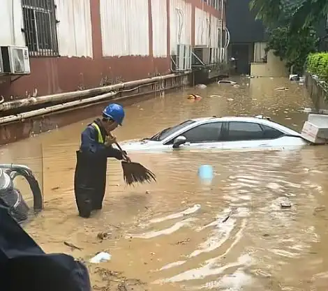 小米SU7全损赔偿_东莞暴雨小米SU7内涝_小米su7