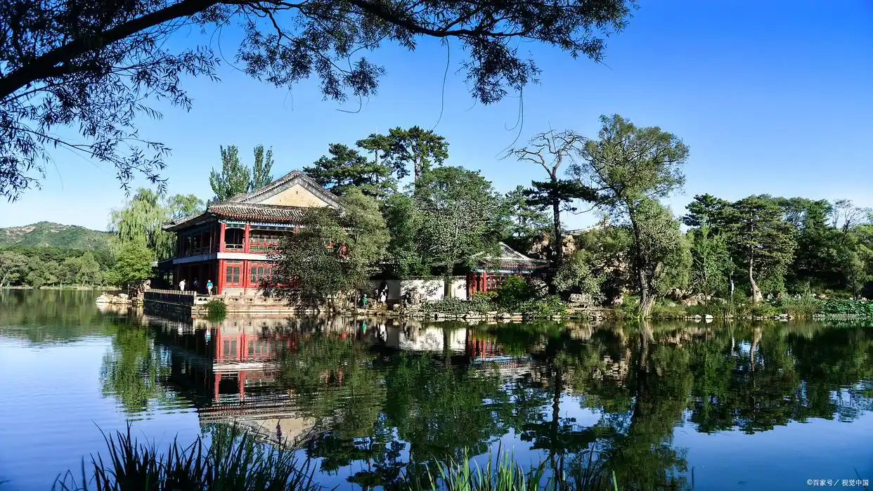 中国避暑胜地_夏天穷游必去10个地方_2025夏季十大秘境