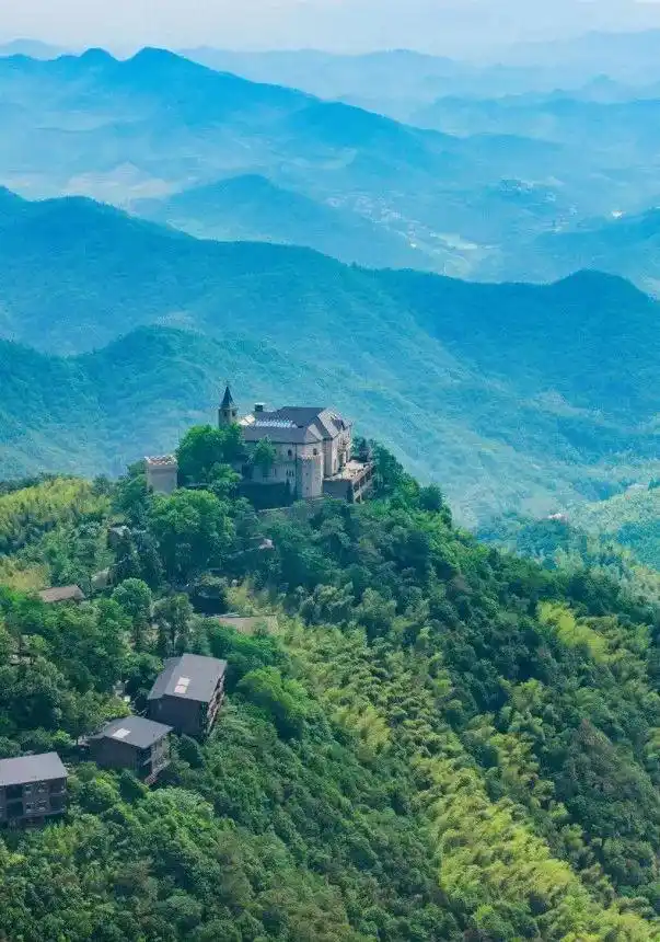 夏天穷游必去10个地方_暑期避暑圣地_中国避暑旅游胜地