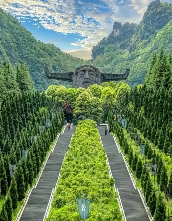 夏天穷游必去10个地方_暑期避暑圣地_中国避暑旅游胜地