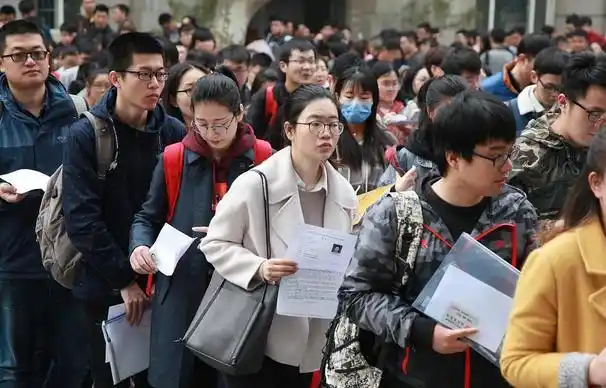 年轻人躺平原因_躺平_高房价就业压力