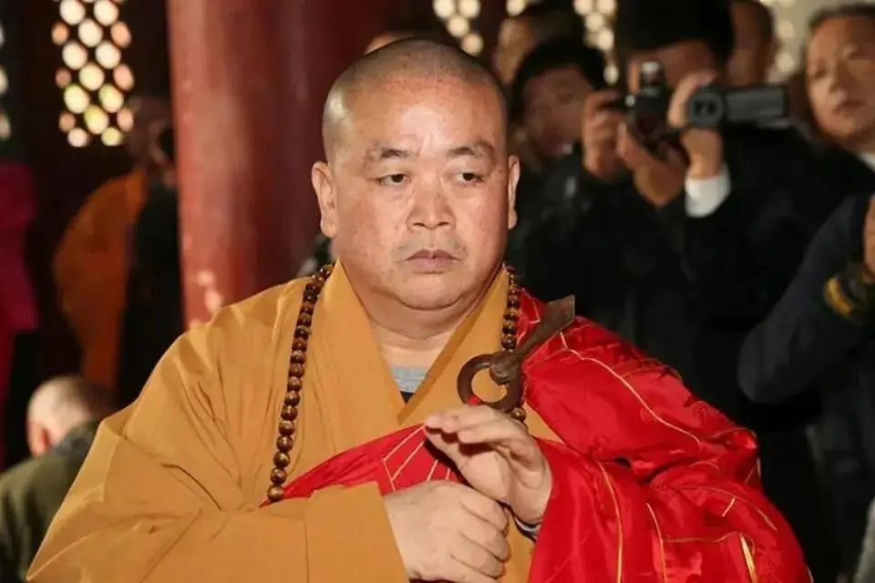 释永信挪用寺院资金与私生子调查_李湘少林寺采访视频争议_释永信到底是怎样的人