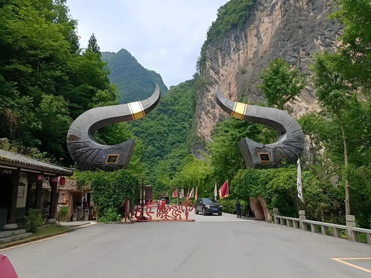 国内最佳清凉旅游地_夏天穷游必去10个地方_夏季避暑胜地推荐