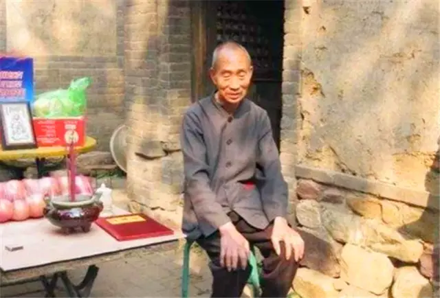 释永信被质疑不会武功事件_郝释斋与释永信师徒关系_释永信到底是怎样的人