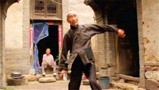 释永信到底是怎样的人_郝释斋与释永信师徒关系_释永信被质疑不会武功事件