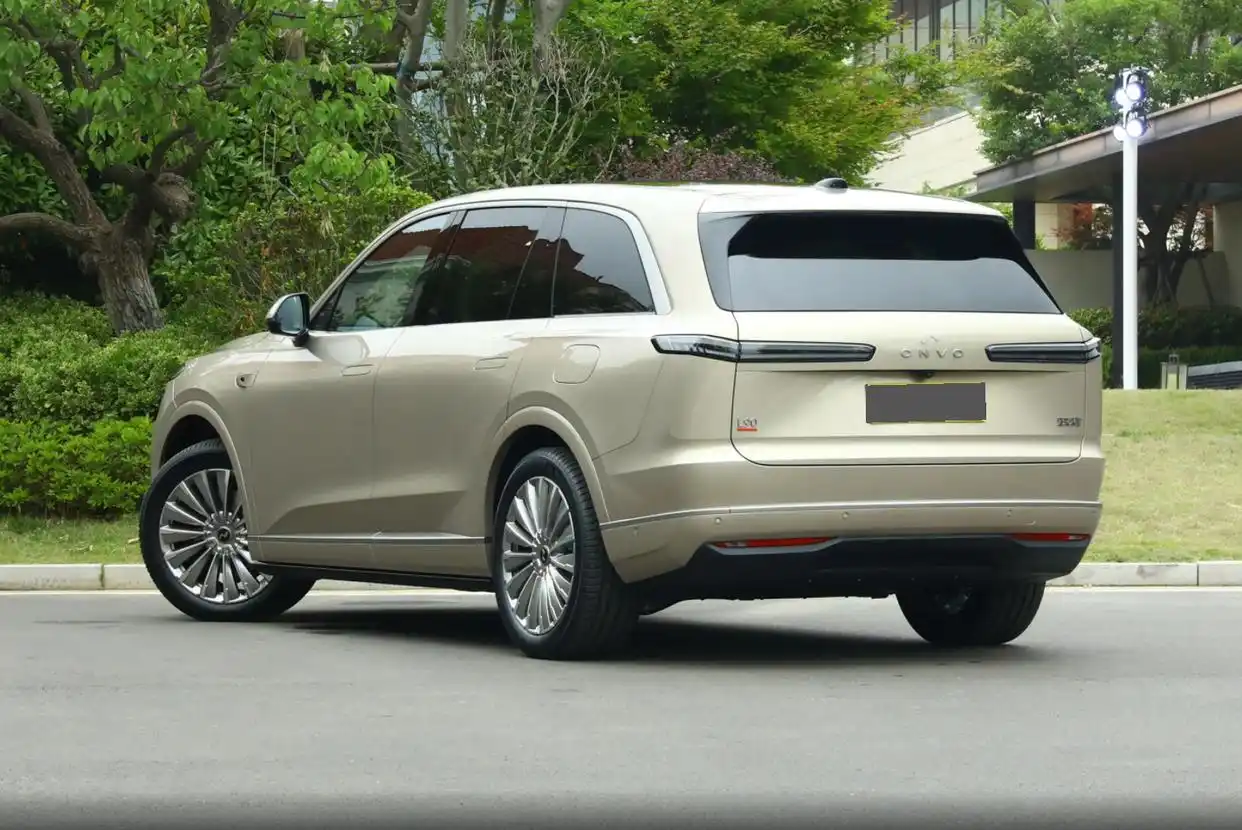 乐道l90_乐道L90 内饰环抱式设计_乐道L90 30万级三排六座SUV