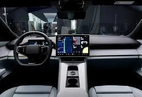小米su7_小米SU7纯电动轿车_小米汽车首款纯电动轿车