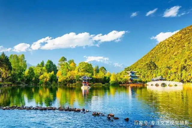 雨崩徒步路线攻略_避暑胜地云南香格里拉旅游攻略_7-8月份避暑最佳地方