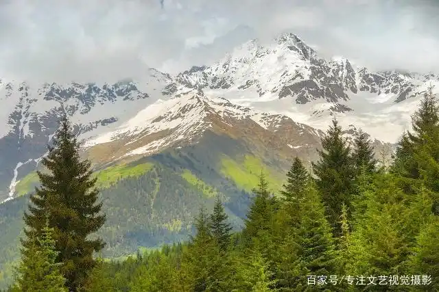 避暑胜地云南香格里拉旅游攻略_7-8月份避暑最佳地方_雨崩徒步路线攻略