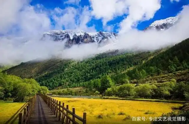 避暑胜地云南香格里拉旅游攻略_7-8月份避暑最佳地方_雨崩徒步路线攻略
