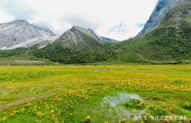 避暑胜地云南香格里拉旅游攻略_雨崩徒步路线攻略_7-8月份避暑最佳地方