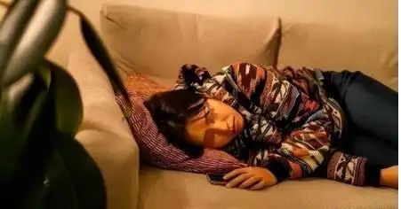 躺平之家_500元月生活费躺平生活_躺平8年河南女子生活